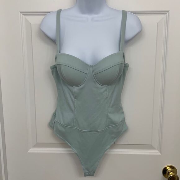 Haute Monde size medium bustier style mint bodysuit w/built in bra/wide straps - Picture 1 of 7